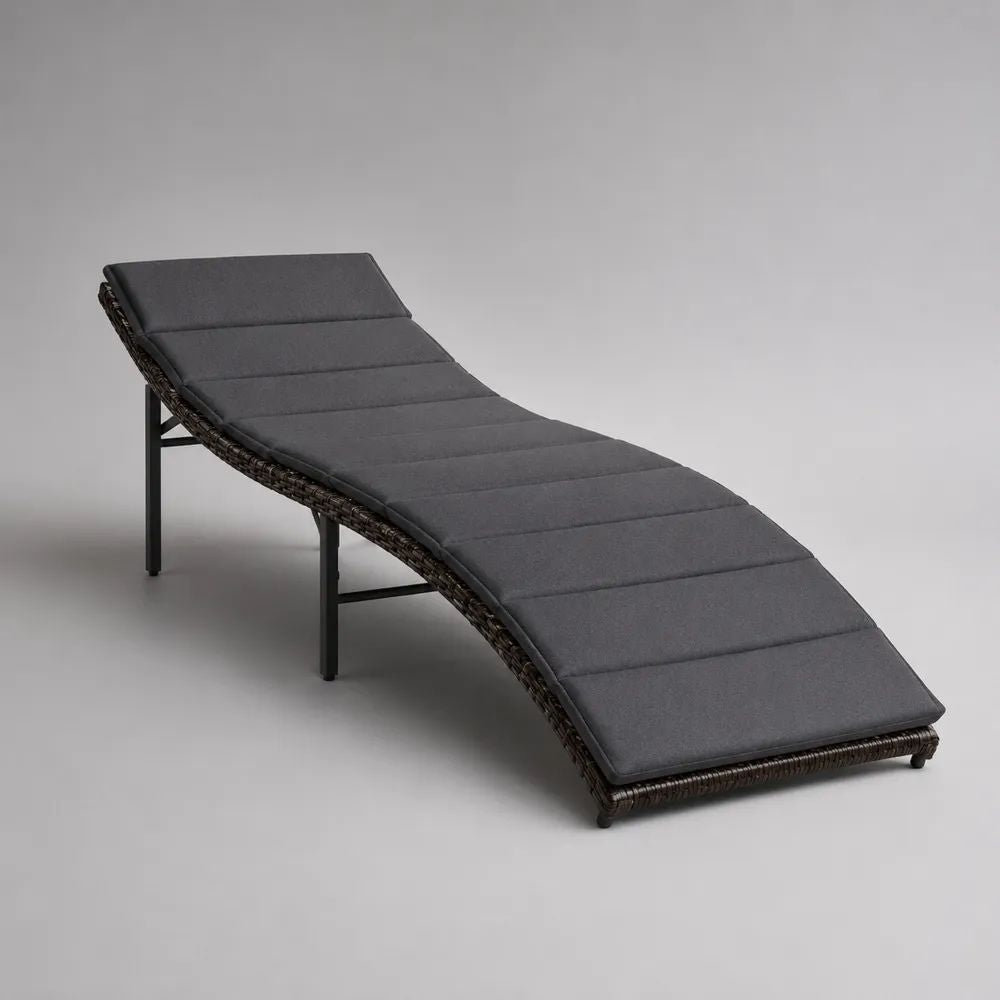 Bain de soleil incurvé d’extérieur en résine tressée et acier avec coussin gris anthracite, 200 × 60 × 58 cm